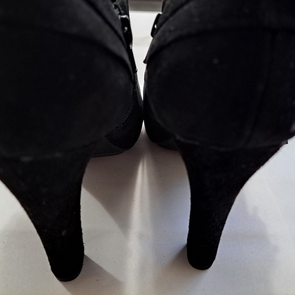 Me Too Black Suede Platform Booties Size 6.5 - Picture 6 of 11